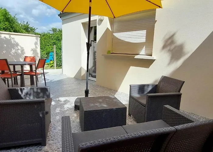 Meuble De Tourisme A L\'Entree De Royan