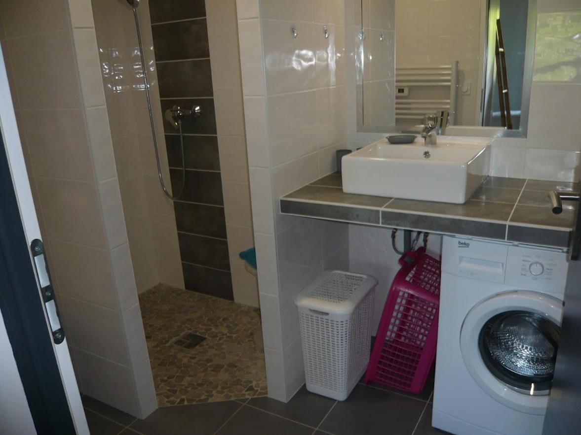 Meuble De Tourisme A L'entree De Royan * Medis